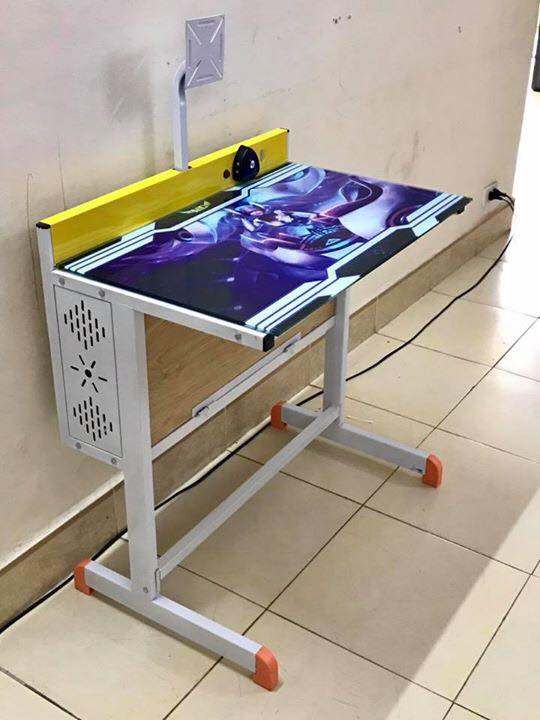 Bàn 1 cấp tai treo màn mặt kính 3D